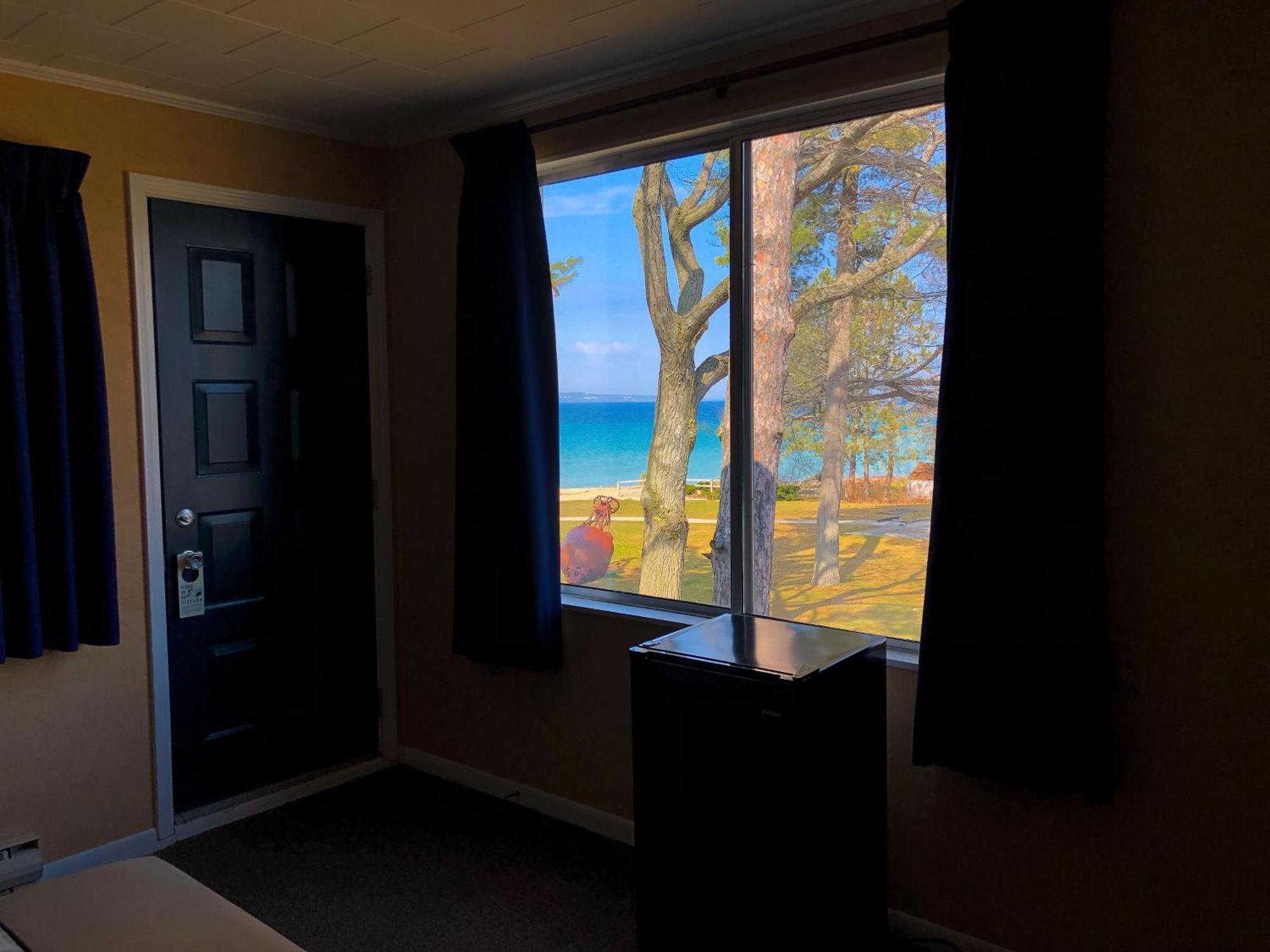 Queen Room with Garden View