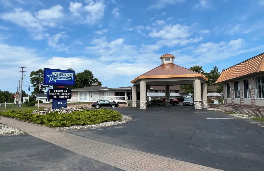 Travelodge By Wyndham Mackinaw City-1