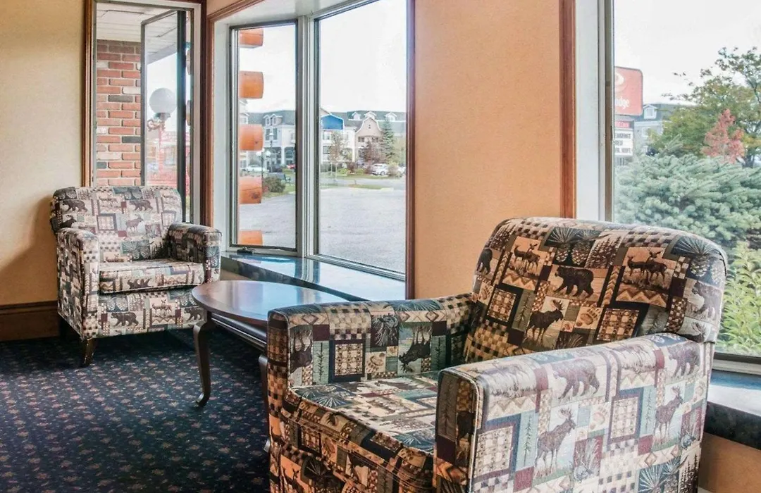 Econo Lodge Bayview-1