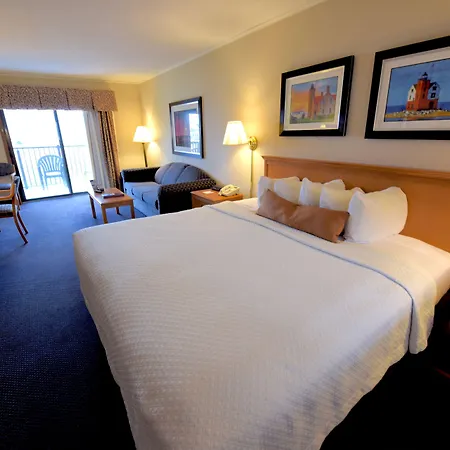 Days Inn By Wyndham Mackinaw City - Lakeview-3