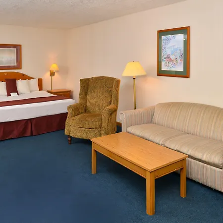 Thunderbird Inn Of Mackinaw City-3