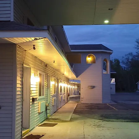 Mackinaw Budget Inn-3