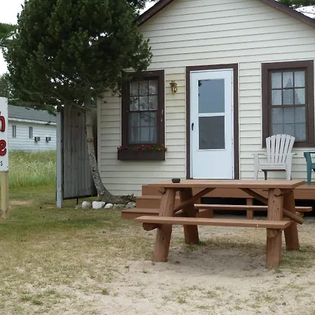 Beach House Lakeside Cottages-2