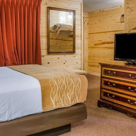 Mackinac Lodge-2