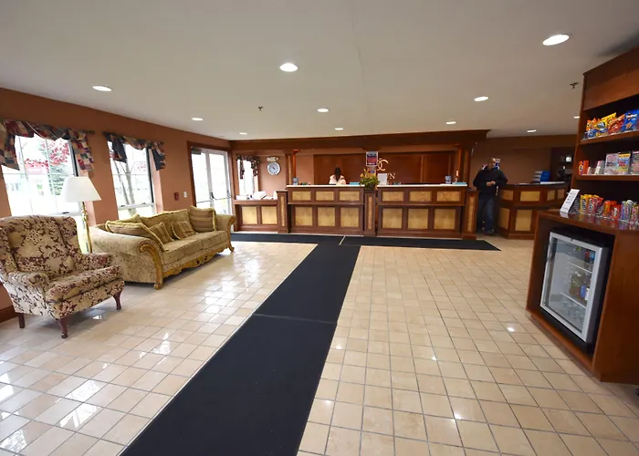 Crown Choice Inn & Suites Lakeview And Waterpark Mackinaw City