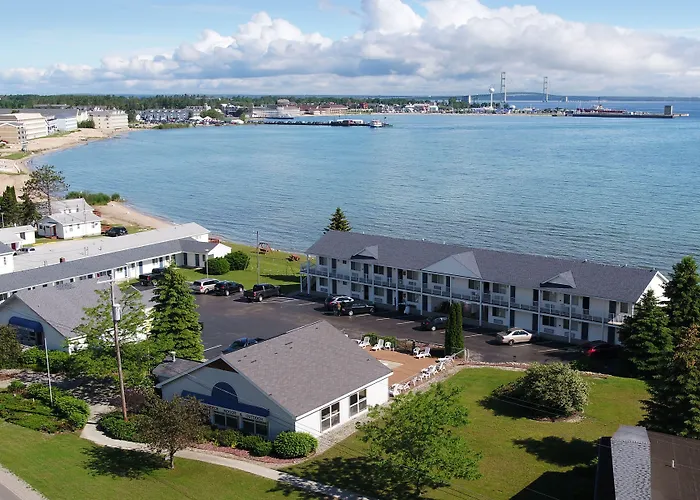 Sunrise Beach Motel Mackinaw City