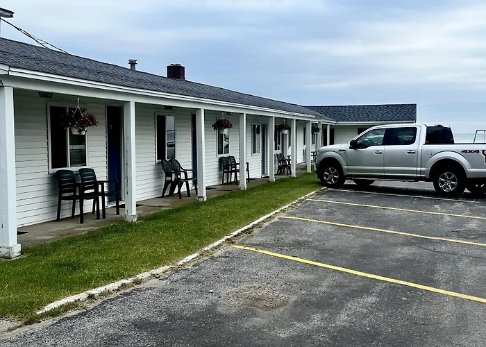 Sunrise Beach Motel Mackinaw City